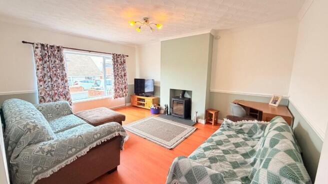 3 bed Semi-Detached Bungalow for sale Image 4
