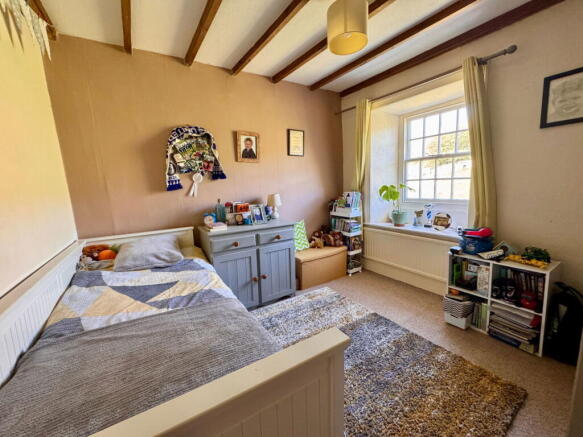 4 bed Detached for sale Image 11