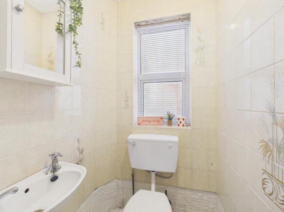 5 bed Terraced for sale Image 7
