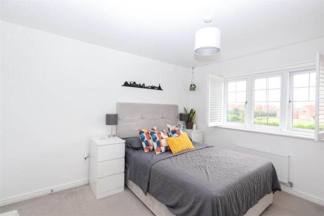 4 bed Detached for sale Image 11