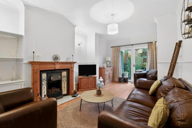 4 bed Semi-Detached for sale Image 6
