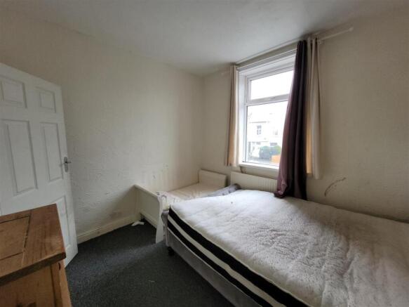 3 bed Terraced for sale Image 9