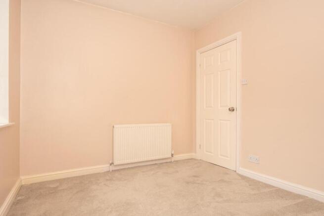 3 bed Semi-Detached Bungalow to rent Image 12