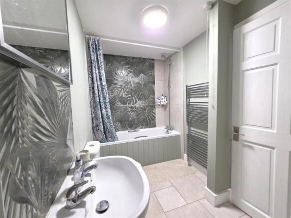 1 bed Maisonette to rent Image 7