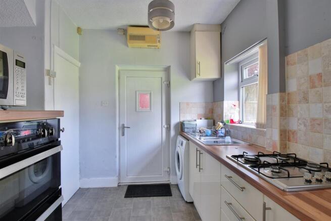 Kitchen Area (2)