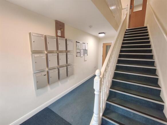 COMMUNAL LOBBY