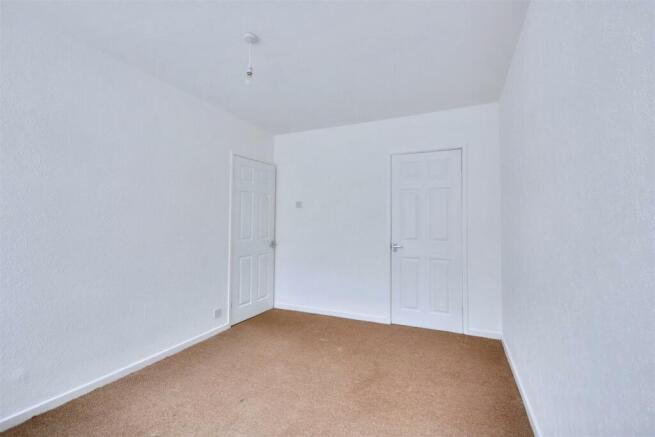 Bedroom 1_2.jpeg