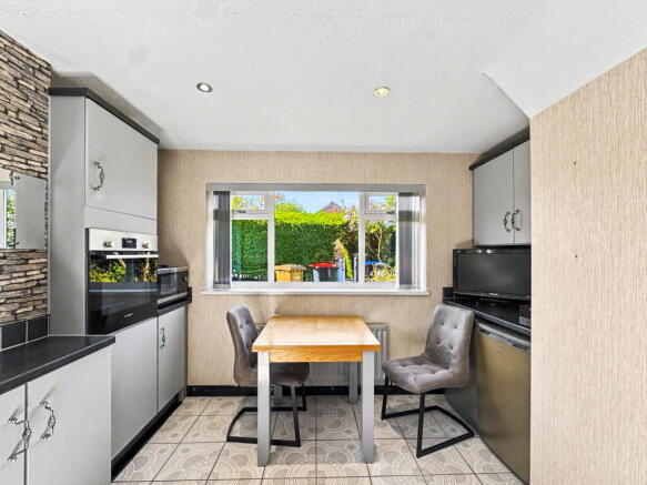 3 bed Semi-Detached for sale Image 4