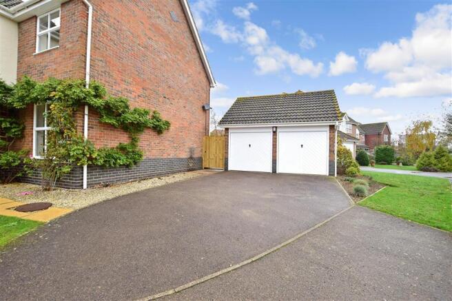 Driveway/Parking