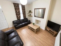 28, Norwood Place, Hyde Park, Leeds LS6 1DY