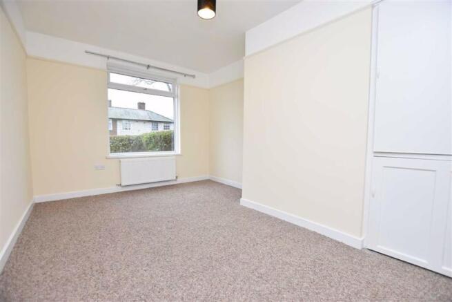 DINING/SITTING ROOM