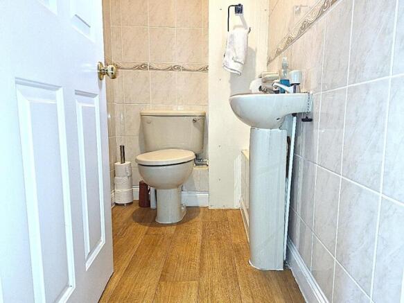 4 bed Detached for sale Image 11