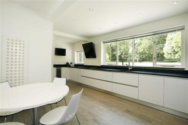 BREAKFAST KITCHEN