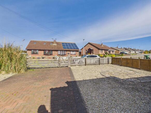 2 bed Semi-Detached Bungalow for sale Image 9