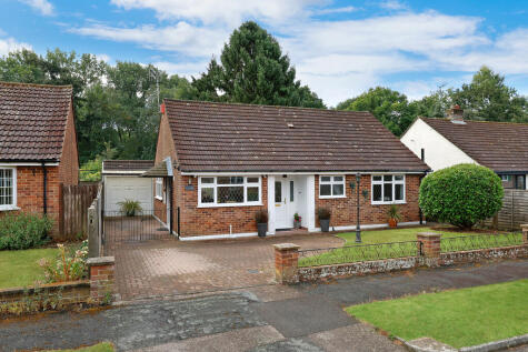 Woodroyd Gardens, Horley, Surrey, RH6