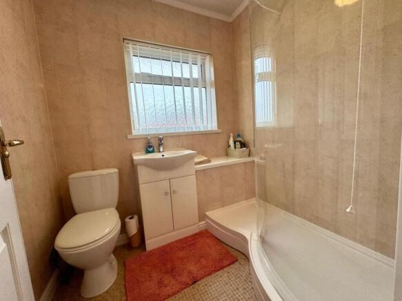 Semi-Detached for sale Image 10
