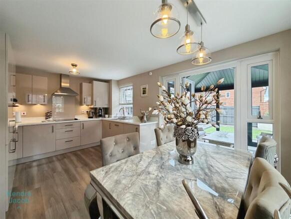 3 bed Detached for sale Image 5