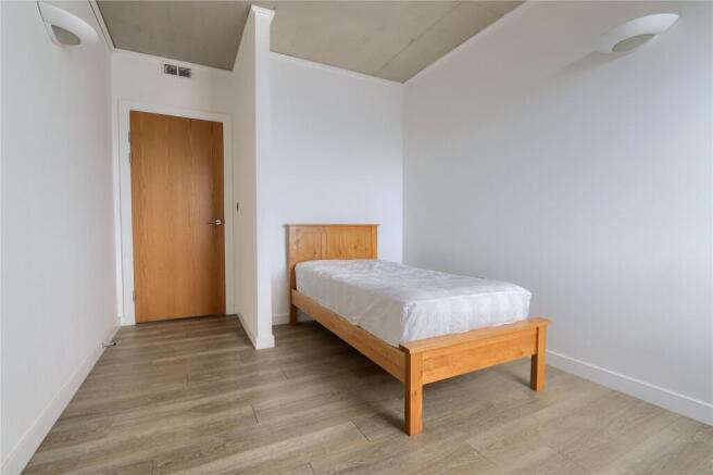 1 bed Flat to rent Image 3