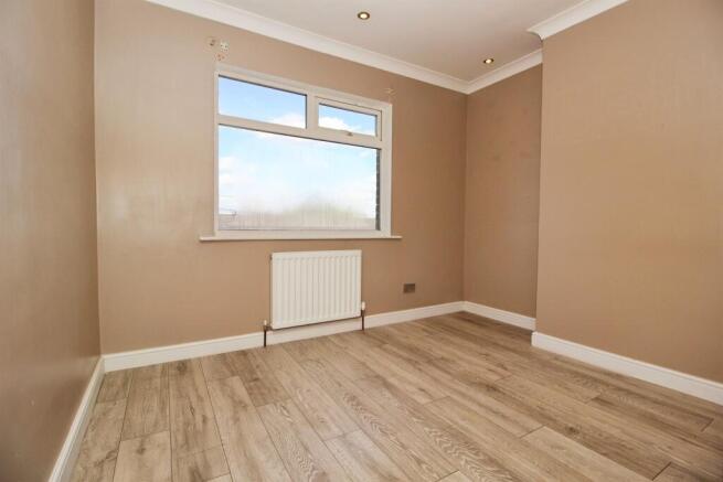 3 bed Terraced for sale Image 4