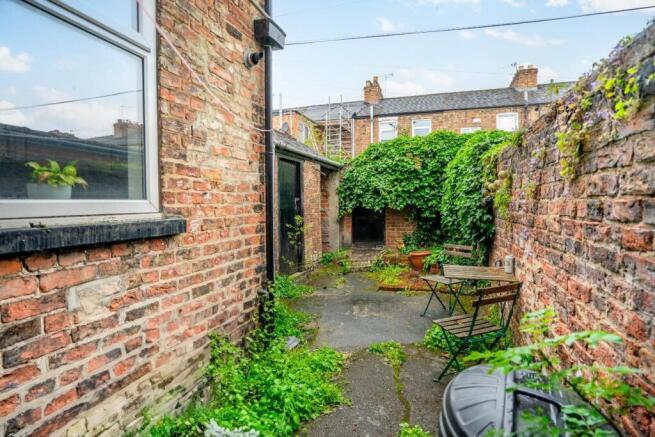 2 bed Terraced for sale Image 11