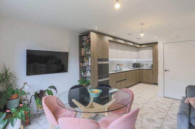 3 bed Semi-Detached for sale Image 10