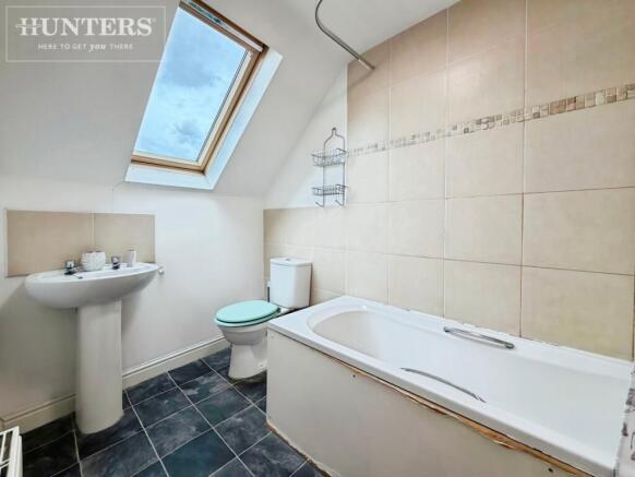 2 bed Apartment to rent Image 5