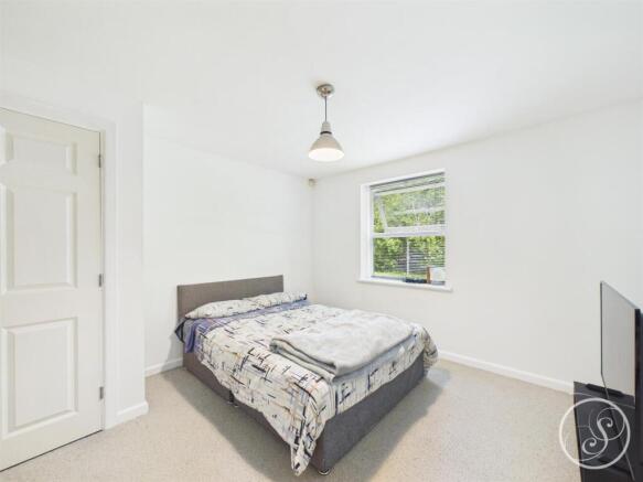 2 bed Flat for sale Image 7