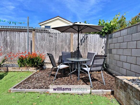 outside dining