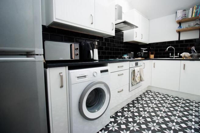 2 bed Apartment for sale Image 6