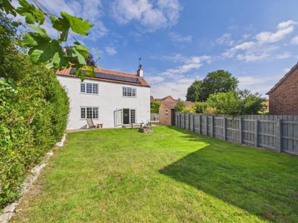 4 Bedroom Detached House - For Sale