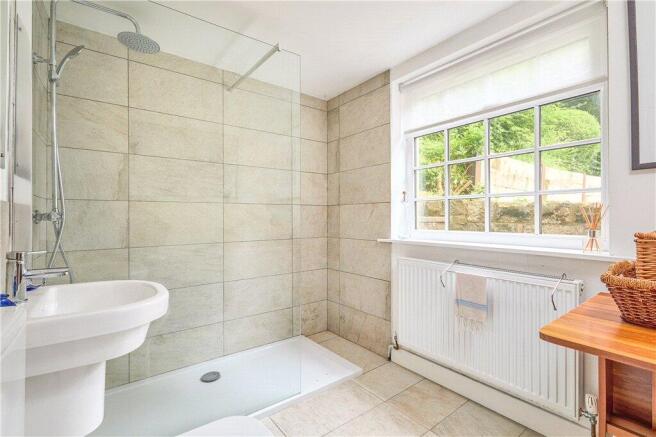 4 bed Detached for sale Image 7