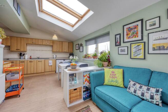 7_ADAMSLIE_CRESCENT_KIRKINTILLOCH_029.JPEG