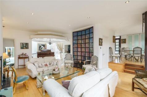 Rochester Mews, Camden, London, NW1