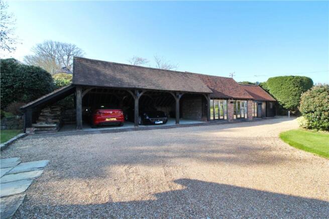 Garaging & Annexe
