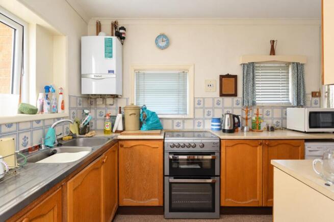 Kitchen2.jpg