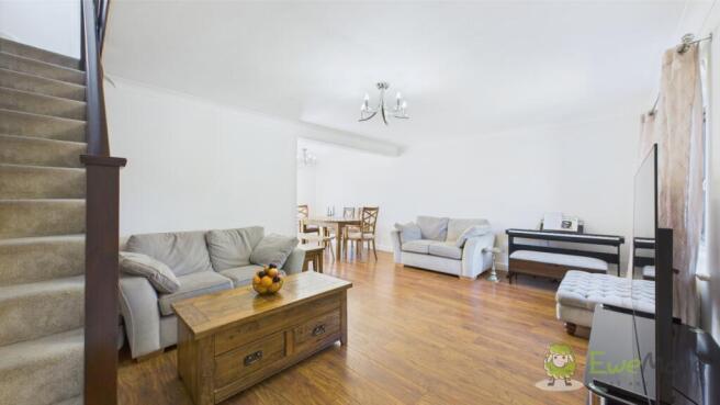 CAM02351G0-PR0069-STILL014