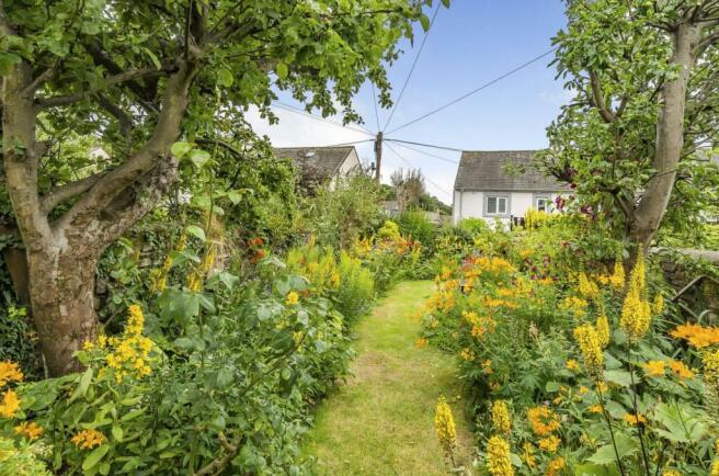EXTERNALLY - GARDEN