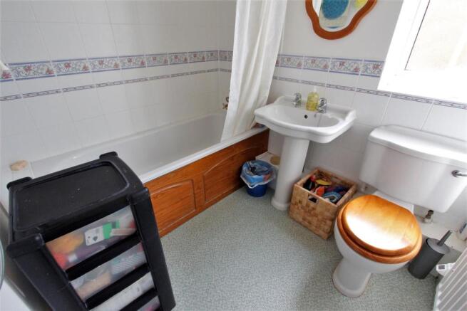 Bathroom.JPG