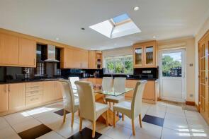8, Manning Gardens, Harrow HA3 0PF
