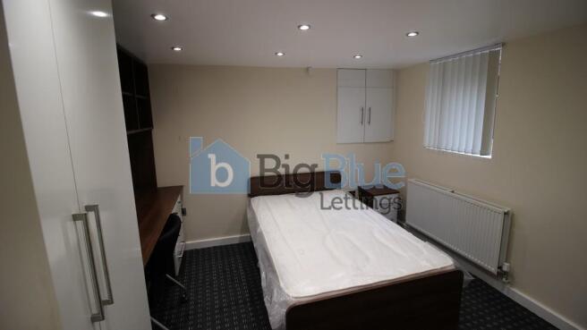 6 bed Terraced to rent Image 4