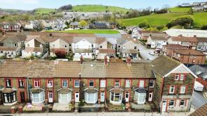 22, Thomas Street, Caerphilly CF83 4AZ