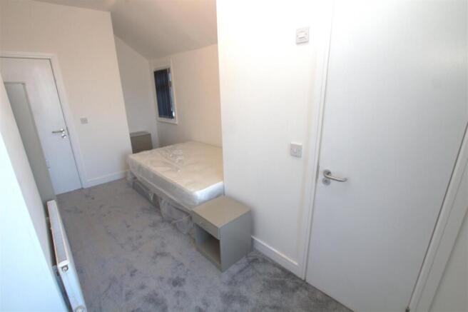 5 bed Terraced to rent Image 8