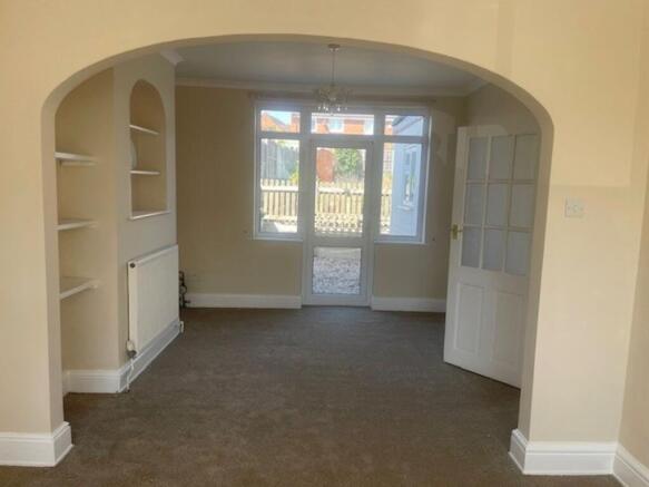 Elmhurst Avenue, Melton Mowbray, LE13 – další