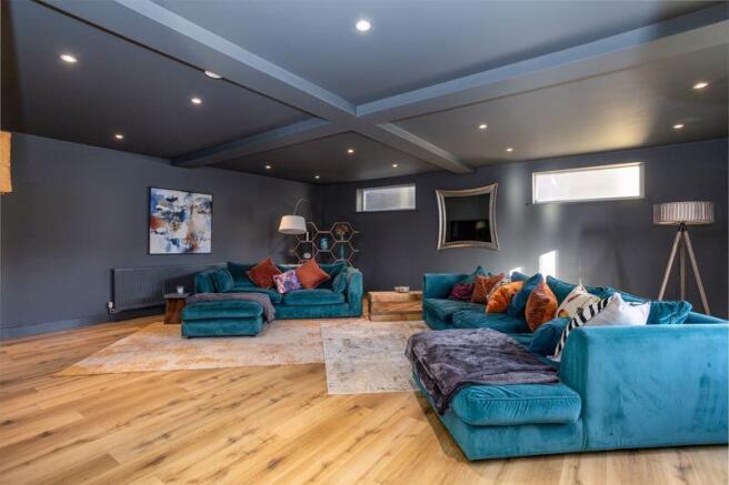 4 bed Detached for sale Image 4