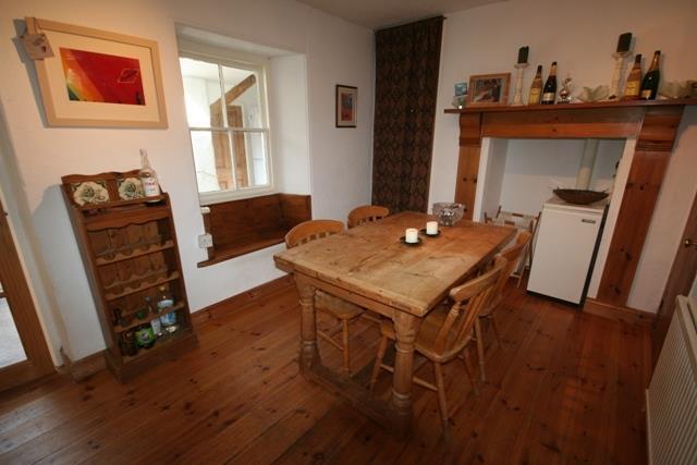 KITCHEN / DINING ROO