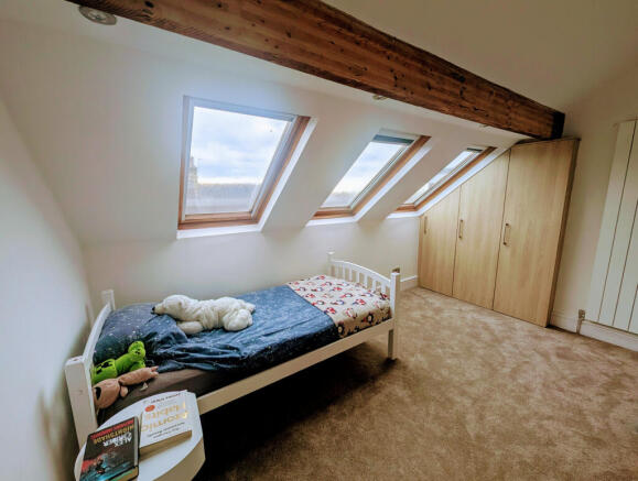 3 bed Terraced to rent Image 9