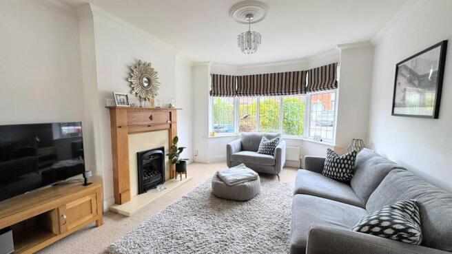 LOUNGE AREA