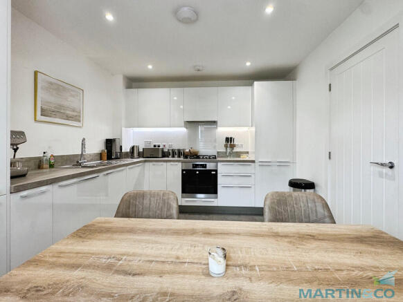 c9960629--4528-8B...