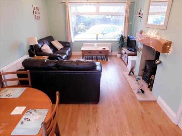 LIVING / DINING ROOM