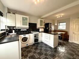 39, Cranmore Avenue, Park South, Swindon SN3 2EQ